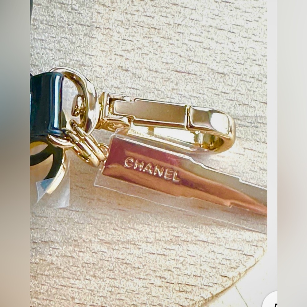 CHANEL Rouge Coco Glossy Lipstick Pouch Key holder London Event NWB GWP - Picture 9 of 11